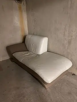 donne banquette similicuir