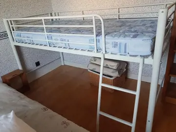 lit demi-hauteur