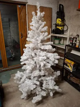 Sapin synthétique blanc