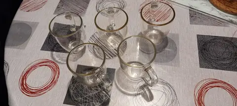 Lot de 5 tasses (mugs)