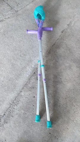 Cannes anglaises (béquilles) enfant