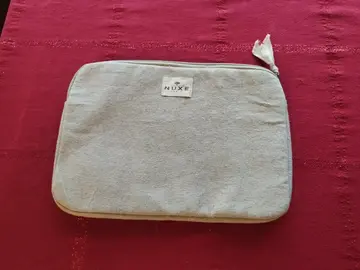 Pochette Nuxe