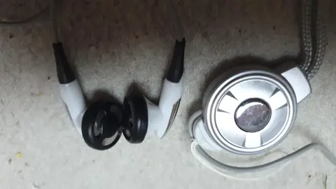 Petits écouteurs d'oreilles