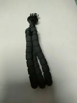 petit trépied pas sûr qu'il soit complet