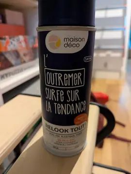 bombe peinture spray bleue