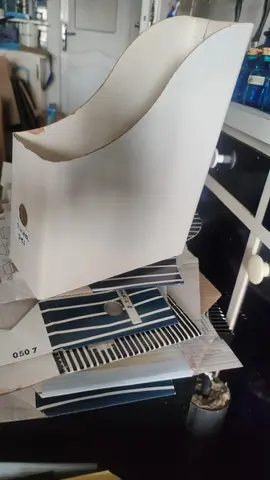 dossier d'archives en carton