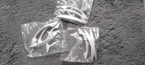 lot de poignées neufs pour placard