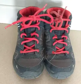 Chaussures de randonnée décathlon grise et rouge mixte pointure 33