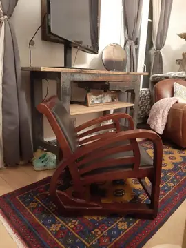 Deux fauteuils Art Déco en bois massif