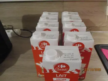 donne 9 litres de lait entier