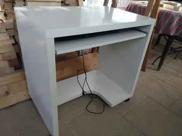 Bureau blanc