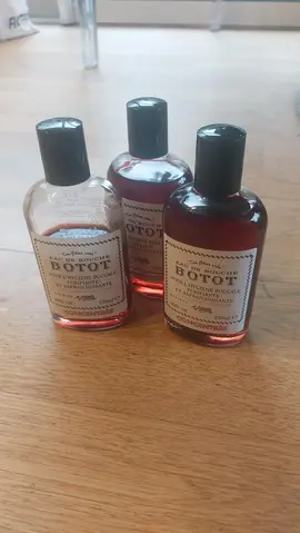 3 bouteilles d'eau de Botot
