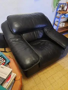 fauteuil noir bon état