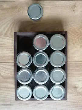 Ensemble de 12 petits pots en verre