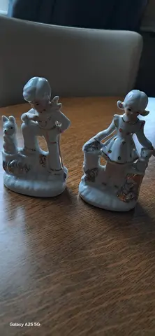 2 sujets en porcelaine