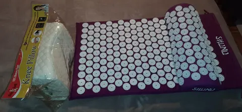 coussin genoux + tapis et oreiller shiatsu