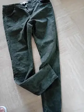 pantalon kaki fonce motifs