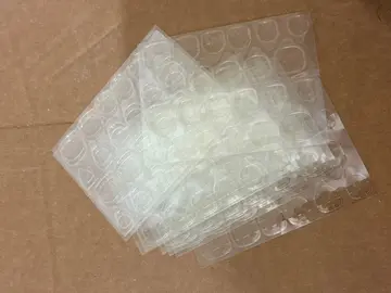 Colle à faux ongles