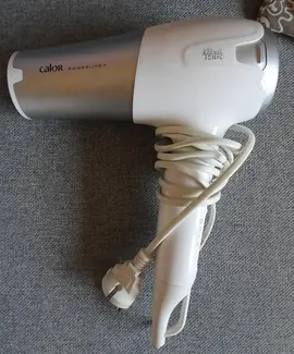 seche cheveux ( manque l embout)