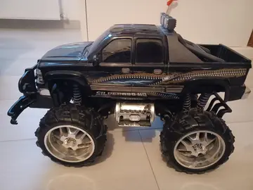 grosse monster truck non télécommandée
