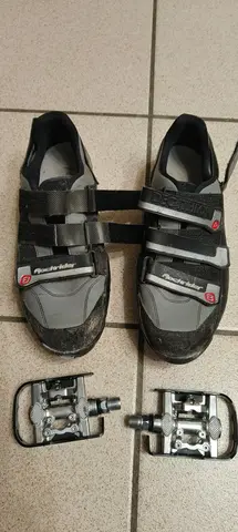 chaussure 42/43 et pédale automatique