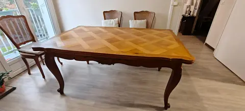 Table merisier + 4 chaises cannées