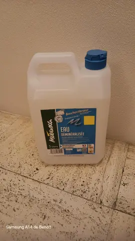 Bouteille vide d'eau déminéralisée de 5 litres