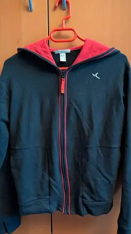 Sweat Noir Decathlon taille 40