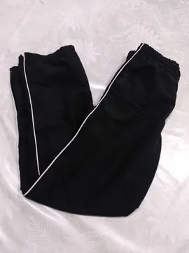 Pantalon de sport, 12 ans