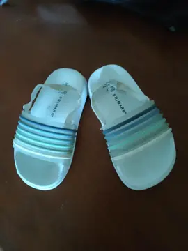 claquettes enfant p 24 ... neuves