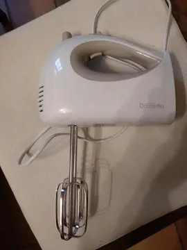 Batteur électrique pour pièces