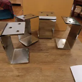 Pieds de canapé