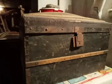 vieux coffre en bois