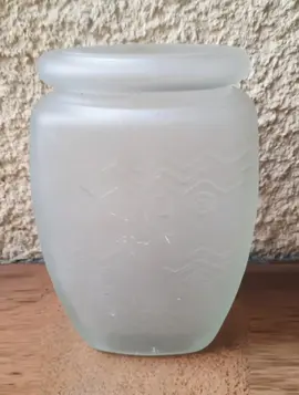 Vase rectangulaire opaque motifs vagues