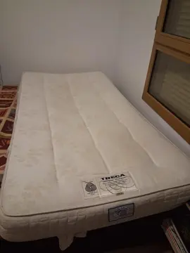 matelas 1 place 0.95/1.90 et 0.18 m épaisseur