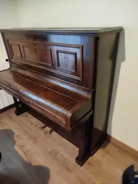 URGENT piano
