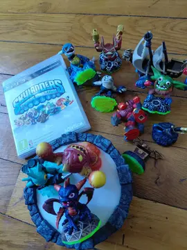 jeu PS3 Skylanders avec ses figurines