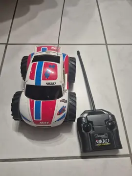 Voiture radio commandée tout terrain