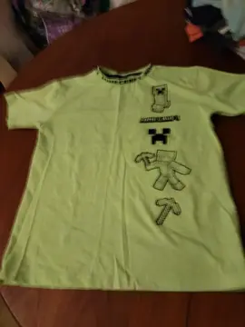 t-shirt enfant 9/10 ans... neuf