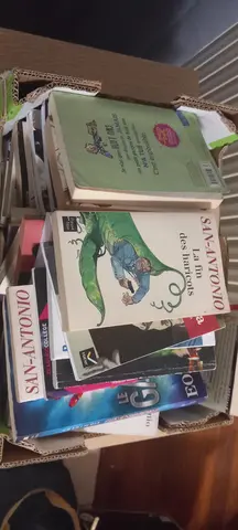 bonjour, je donne un carton de livre pour adolescent en échange un petit coup de main..Cordialement