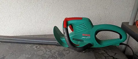 Taille haie electrique