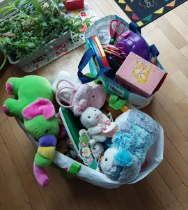 2 sacs de jouets divers