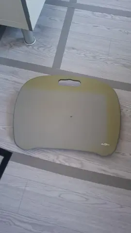 plan incliné pour ordinateur portable