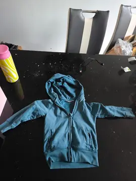 Sweat à capuche garçon taille 3 ans