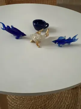 3 petits poissons en verre + petite tasse
