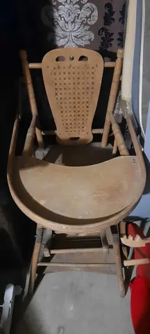 Ancienne chaise haute bébé