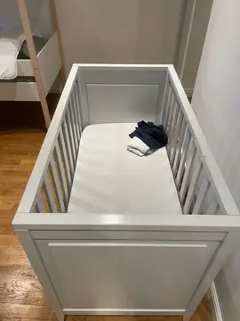 lit bébé avec matelas (lit en bois)