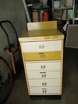 Petit meuble vintage à tiroirs