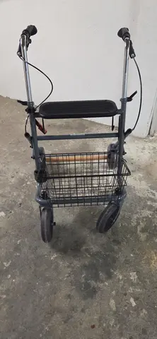 déambulateurs et béquilles