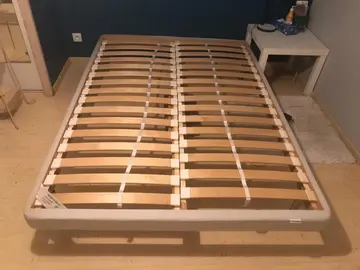 Sommier et matelas Ikea modèle Sultan Alversund 140 x 200